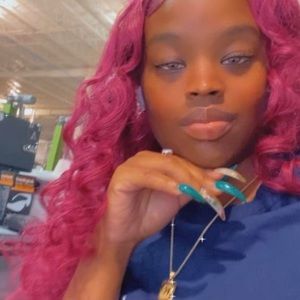 Meet your Posher, Khadijah